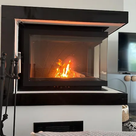 Cozy In Center Villa